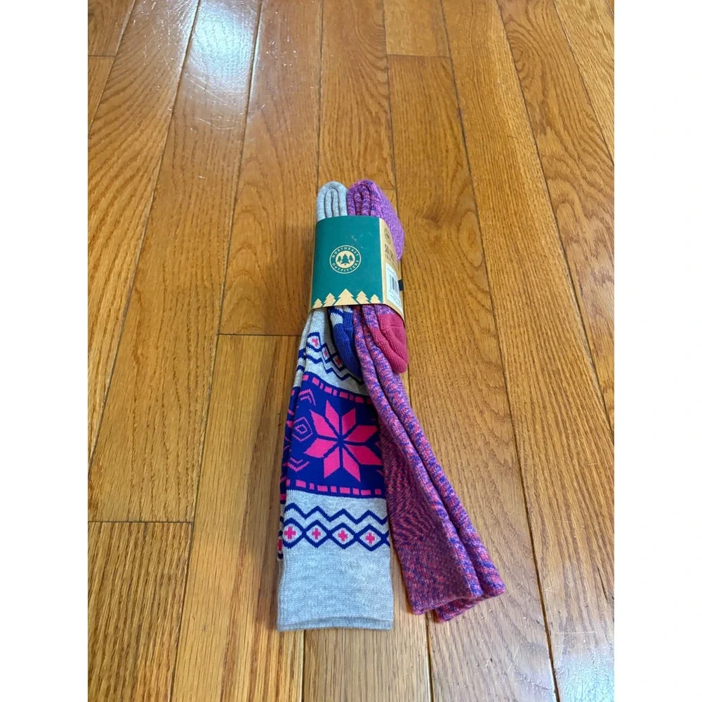 New Northeast Outfitters Ski Socks Womens 2‎ Pairs Snowflake Nordic Pink Multi